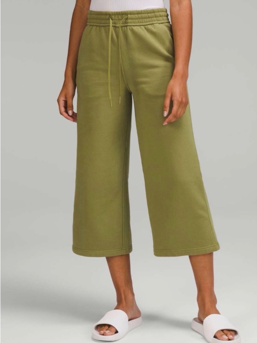 ✨Lululemon Loungeful‎ Wide Leg Crop Pants Size 12✨